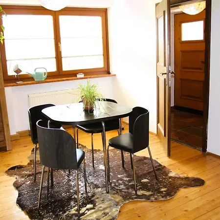 Laendliche 3-zimmerwohnung *